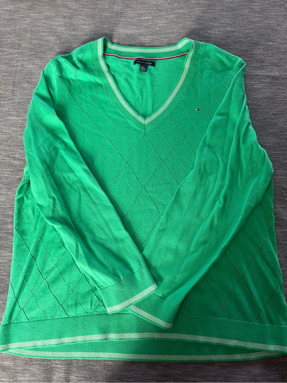 Tommy Hilfiger Women’s Green V-Neck Argyle Sweater
